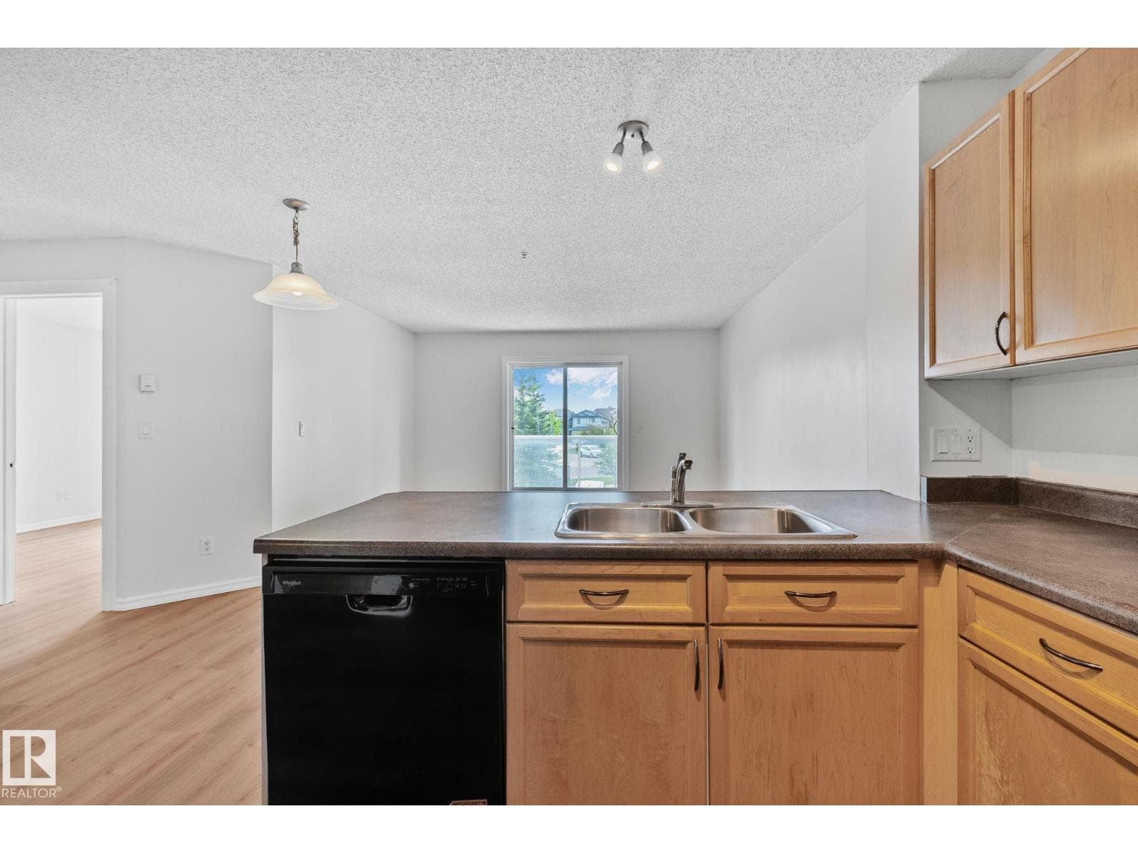 #207 13830 150 AV NW — photo 5