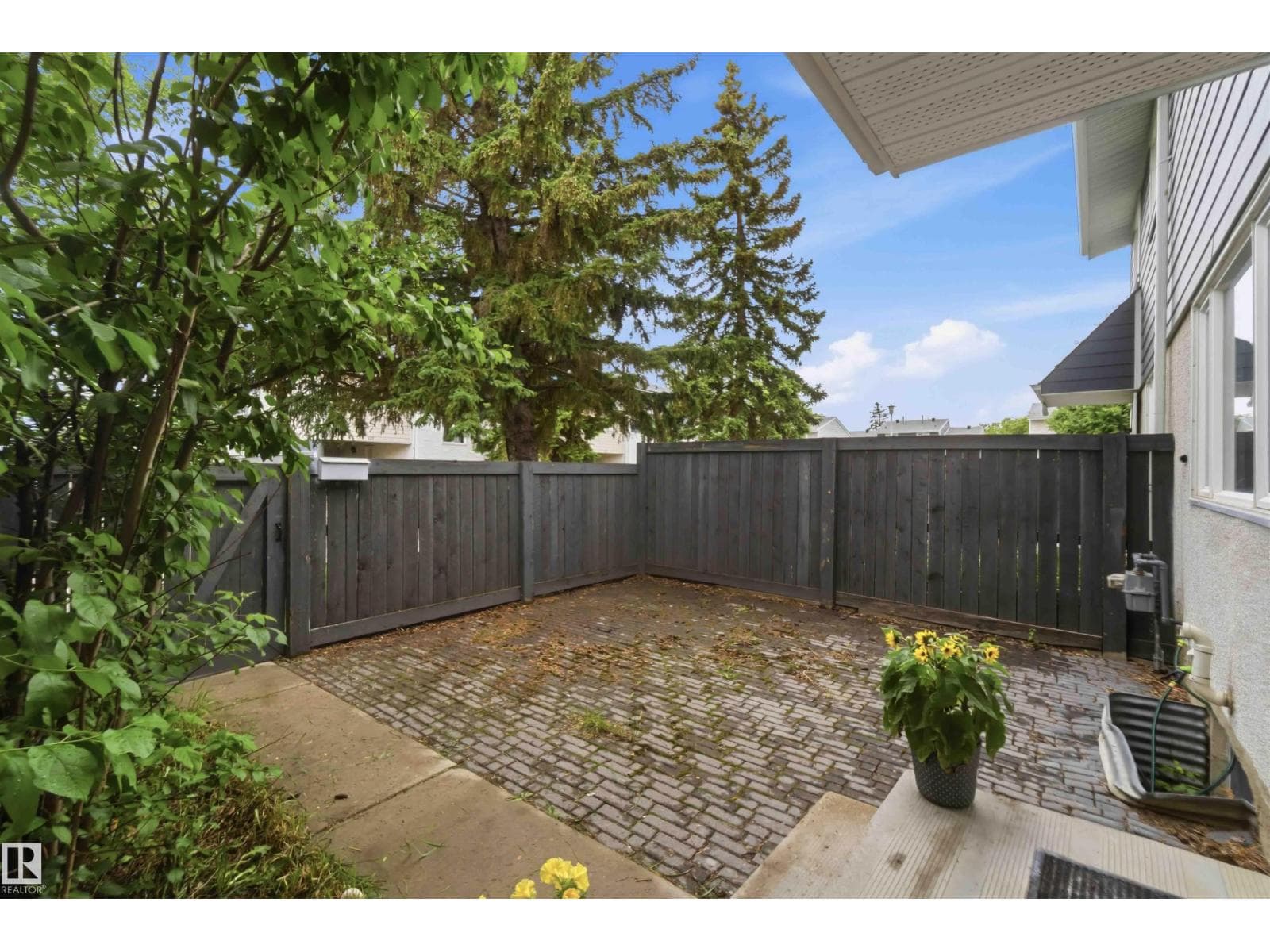 219 Callingwood Tw NW NW — photo 4