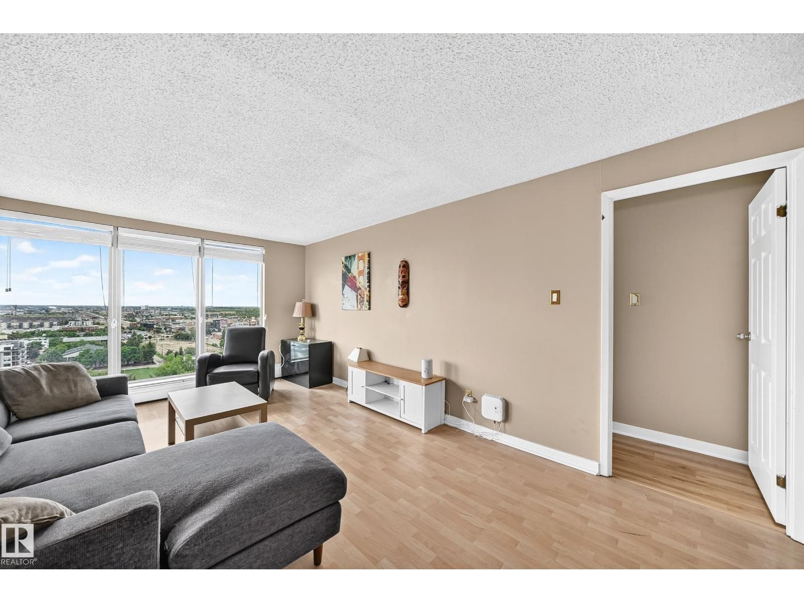 #1600 10149 SASKATCHEWAN DR NW — photo 3