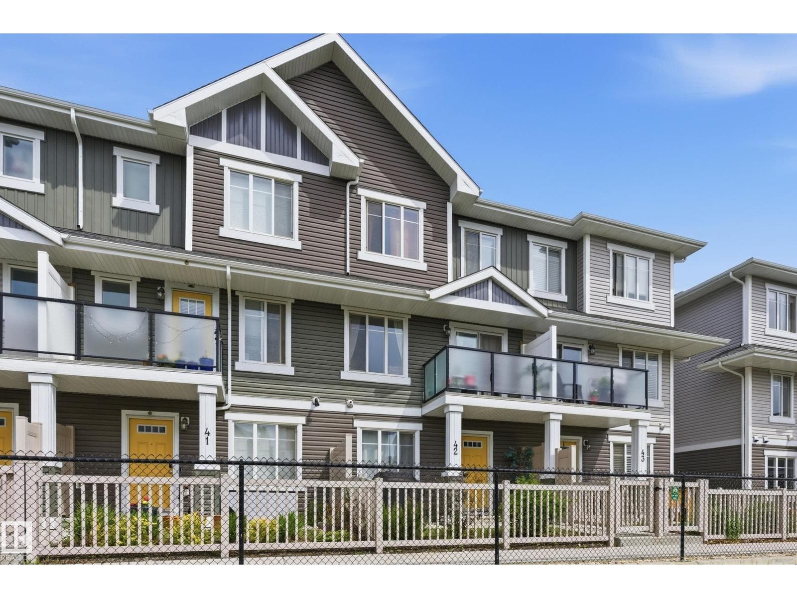 #42 2905 141 ST SW