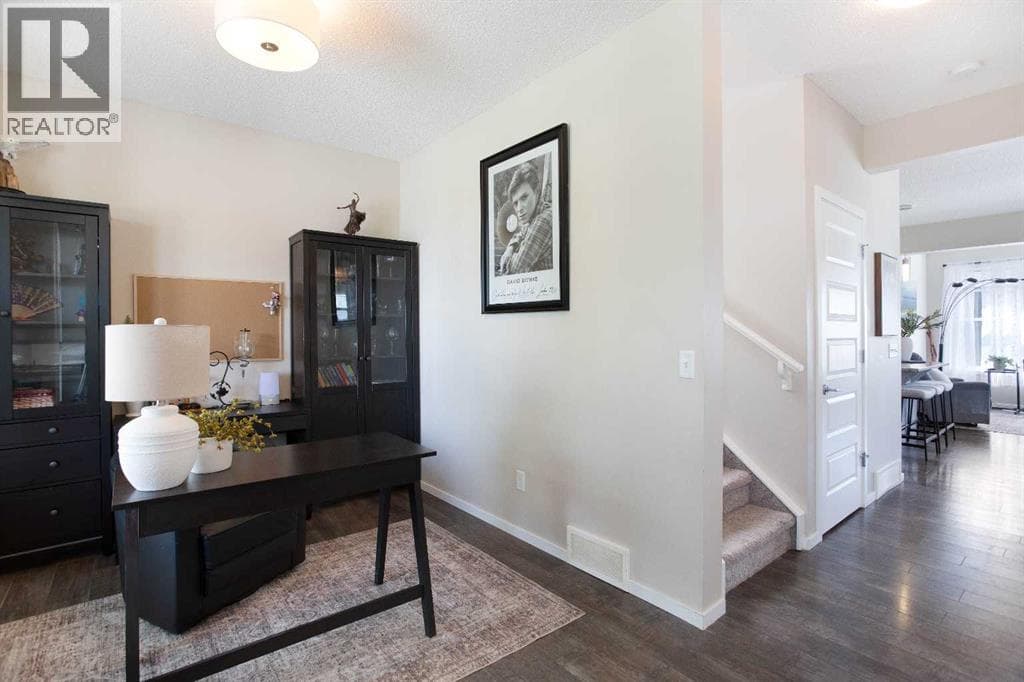 1765 Baywater Road SW — photo 4