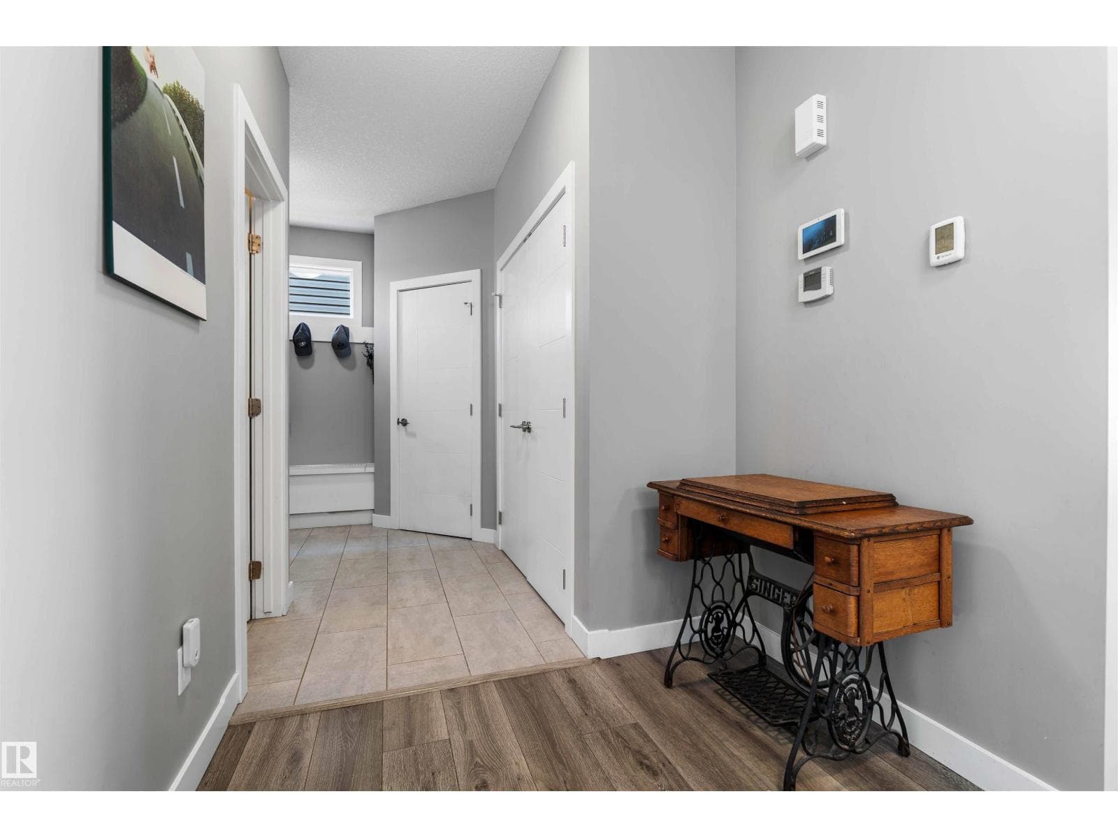 524 MCDONOUGH WY NW — photo 4