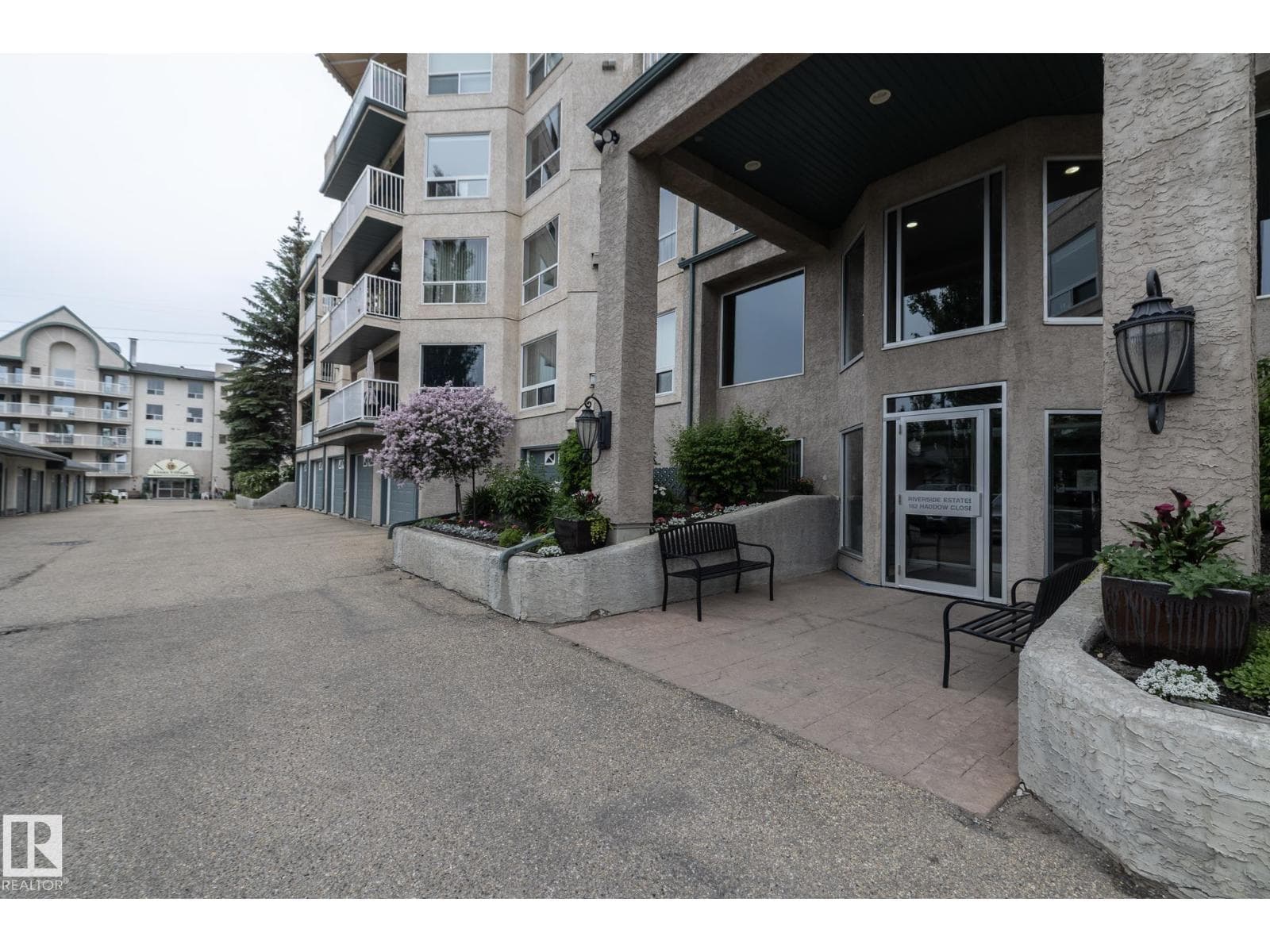 #111 182 HADDOW CL NW — photo 2