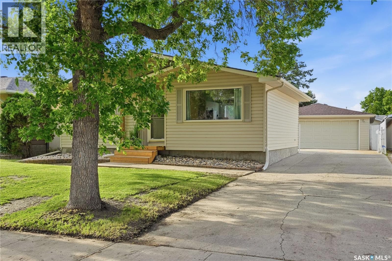 30 Straub CRESCENT