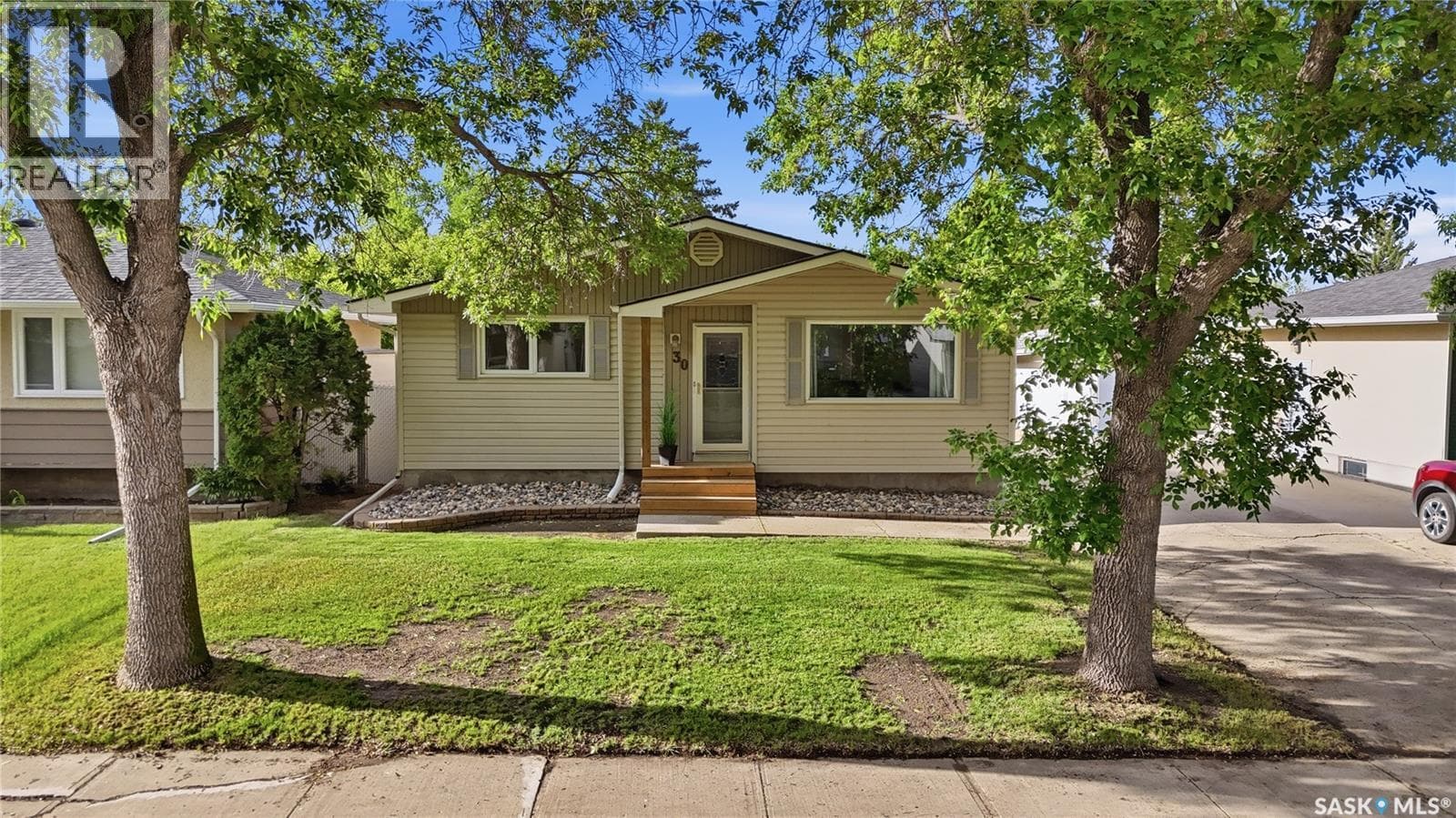 30 Straub CRESCENT — photo 2