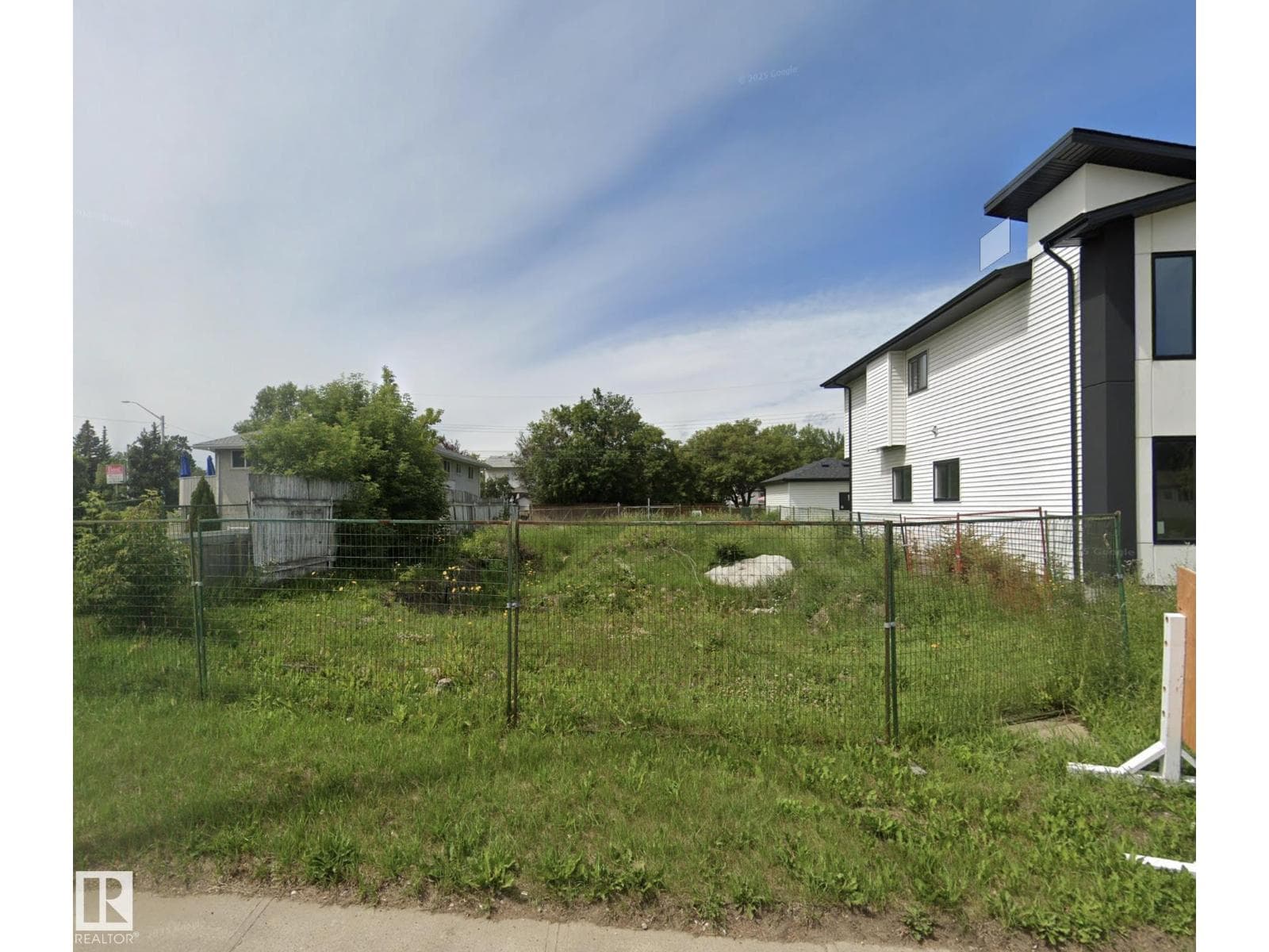10712 149 ST NW NW