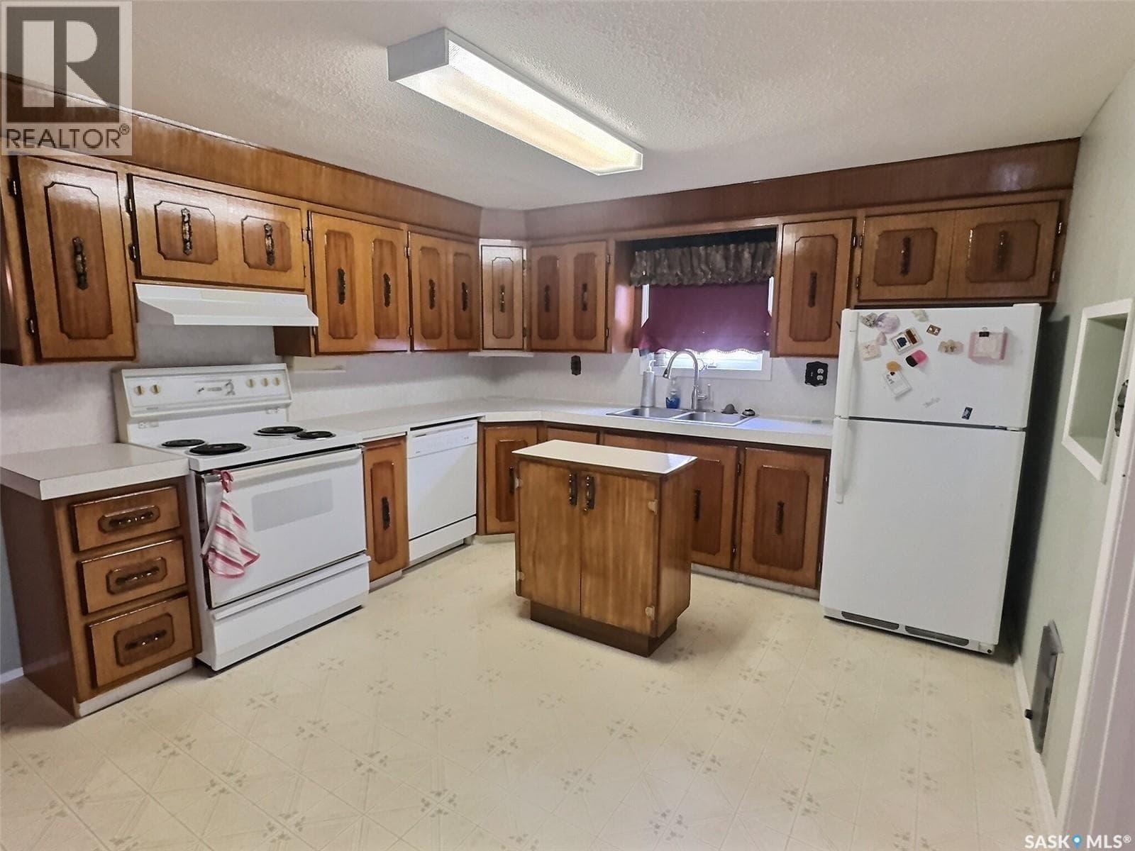 609 Henry STREET — photo 4