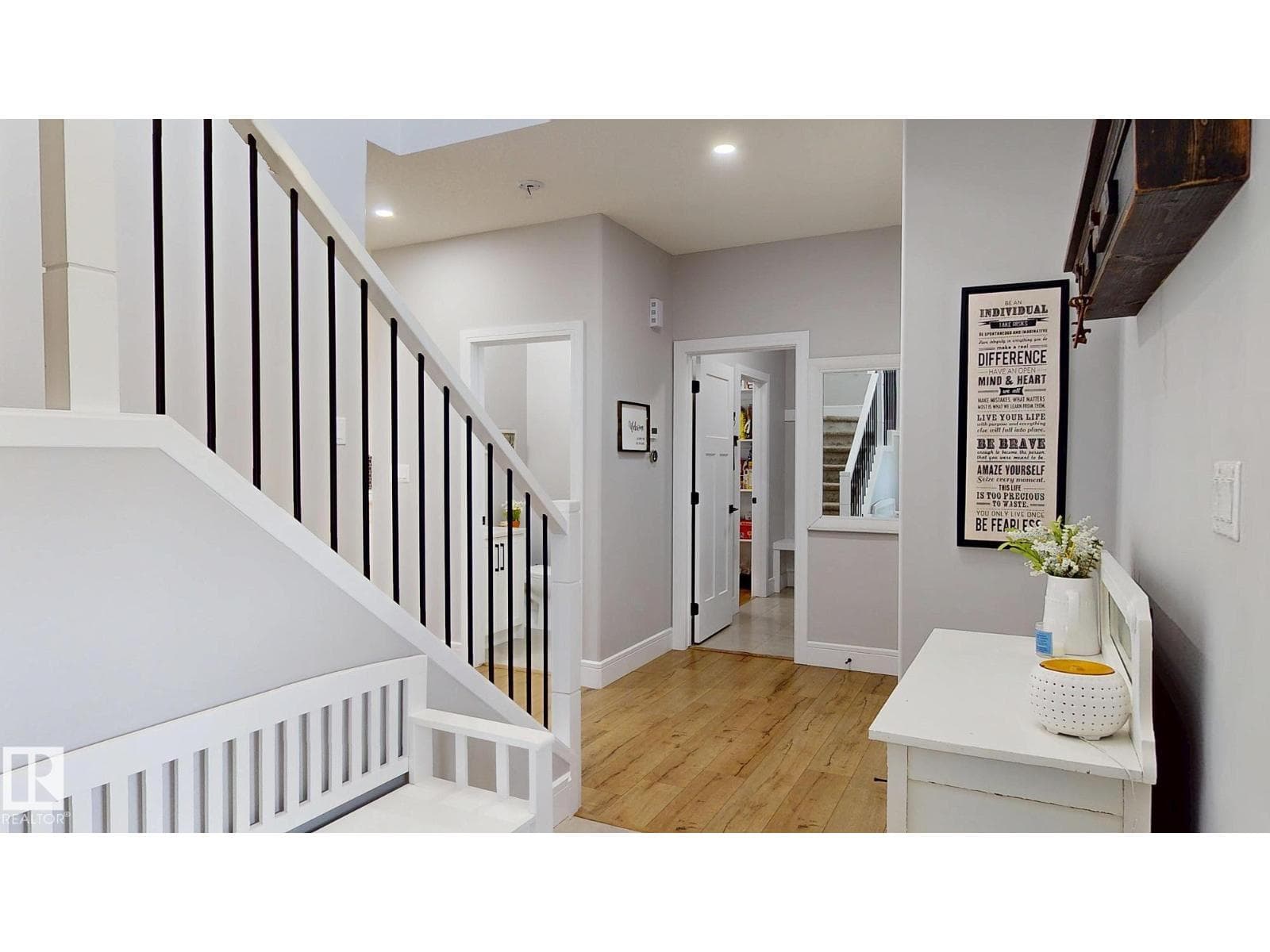 312 WEST HAVEN DR — photo 2