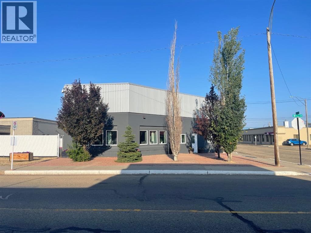4803 50 Avenue — photo 3