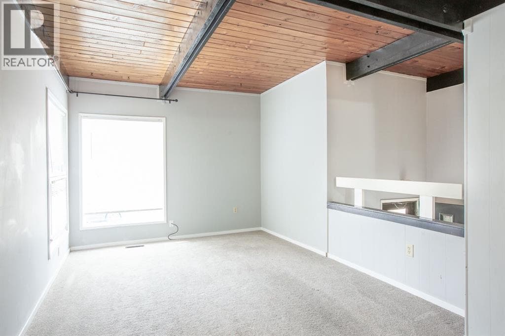 11010 5 Street SW — photo 4