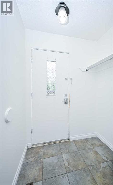 10241 111 Avenue — photo 4