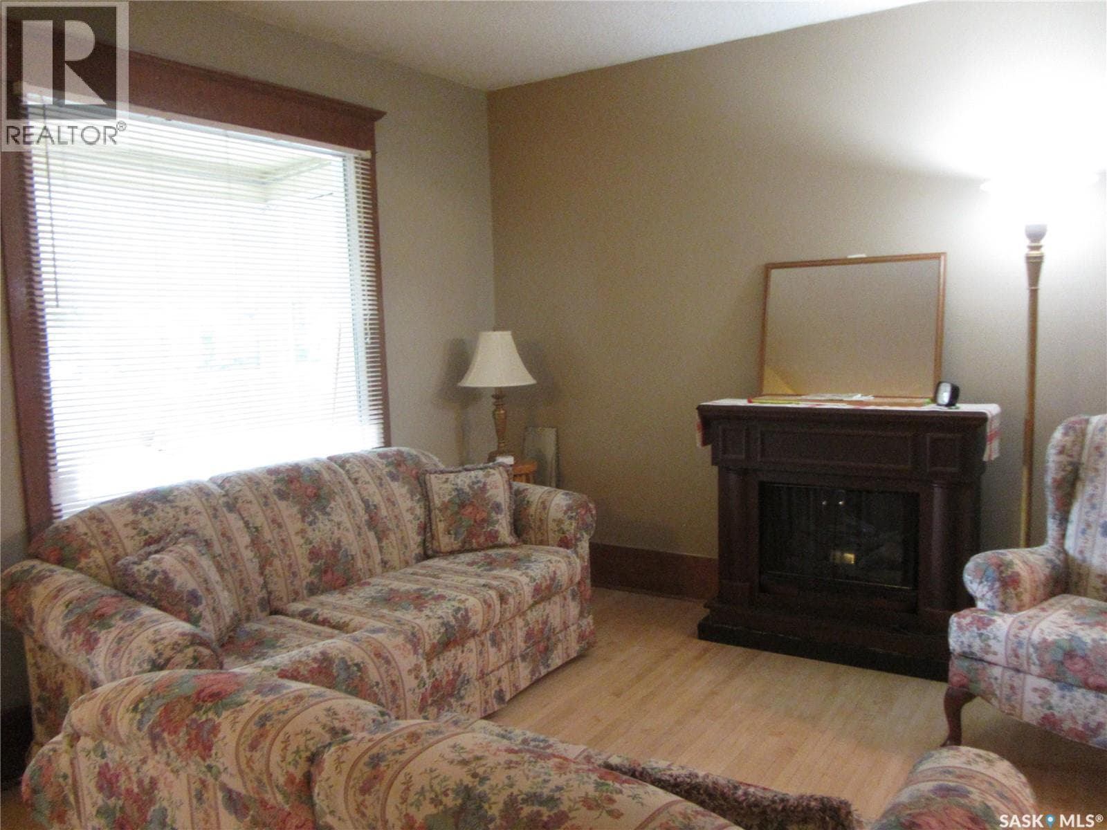 914 Victoria AVENUE — photo 4