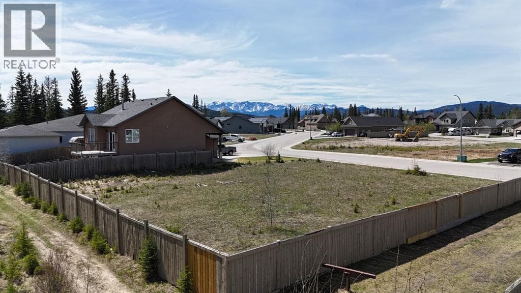 208 TRESTLE Place — photo 4