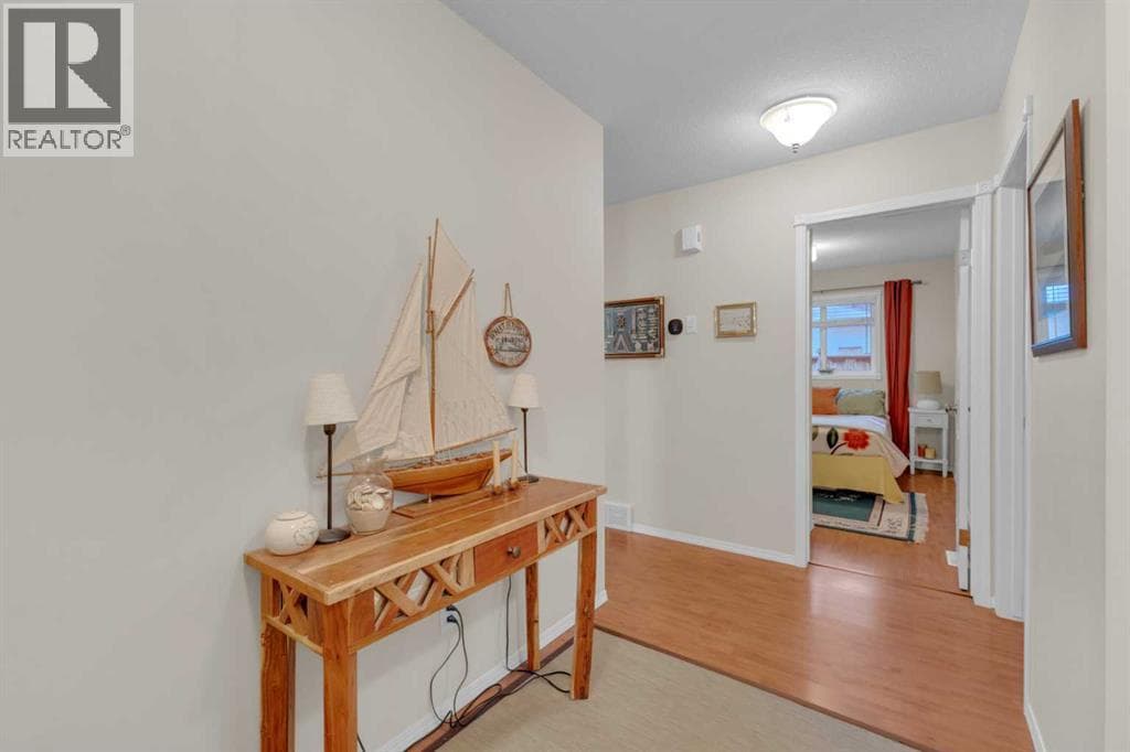 5003 36 Street — photo 3