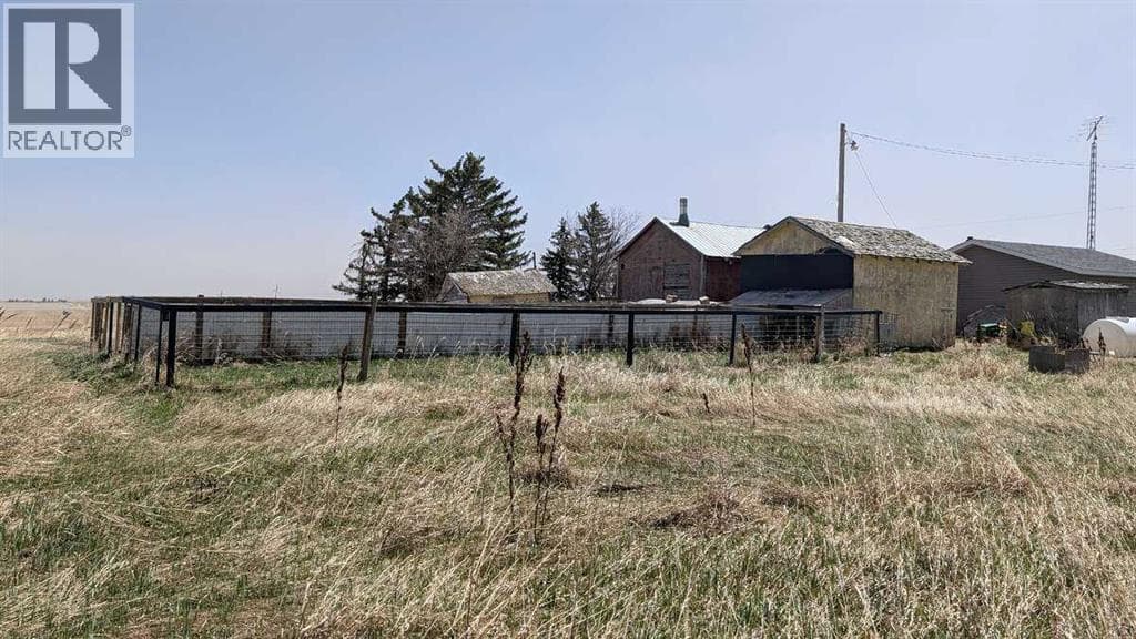 224074 Twp Rd 322 — photo 3