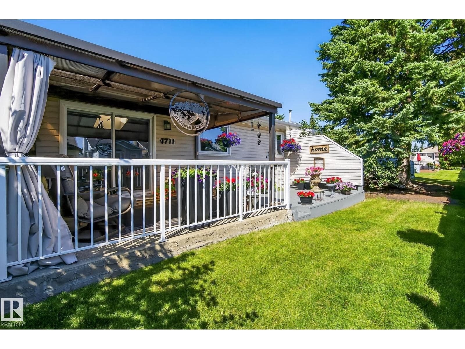 4711 25 AV NW — photo 4