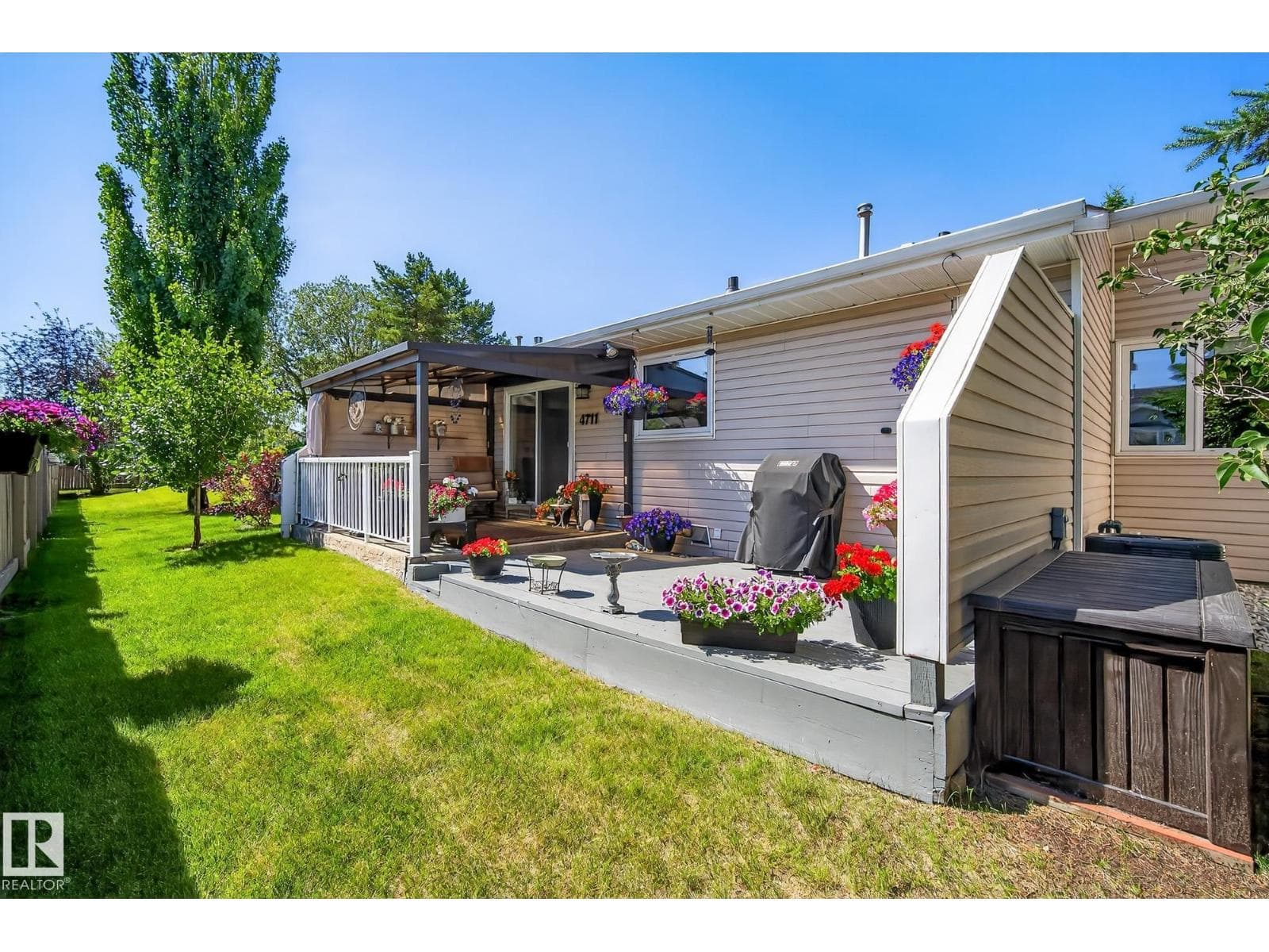 4711 25 AV NW — photo 5