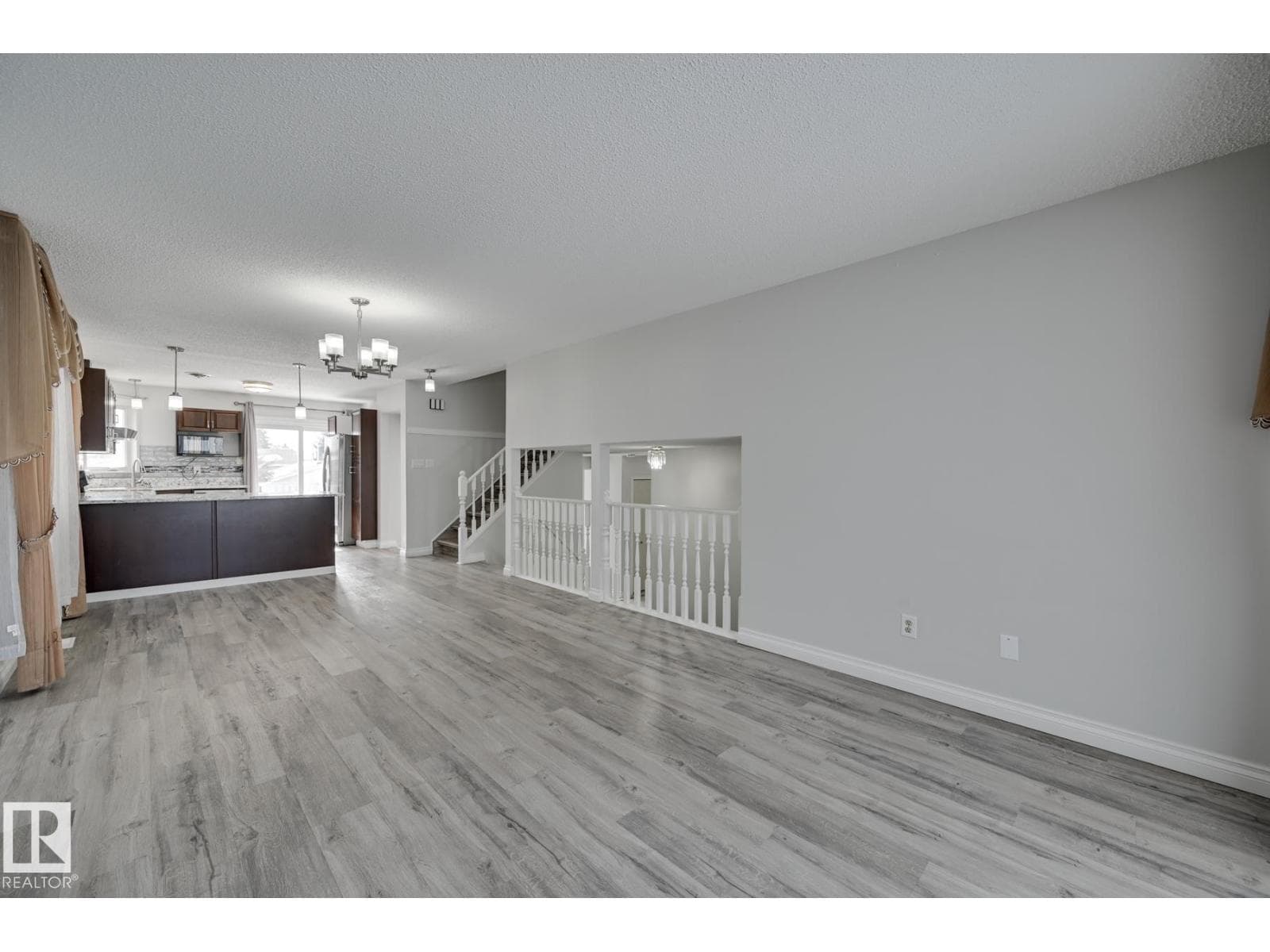 8507 152B AV NW — photo 3