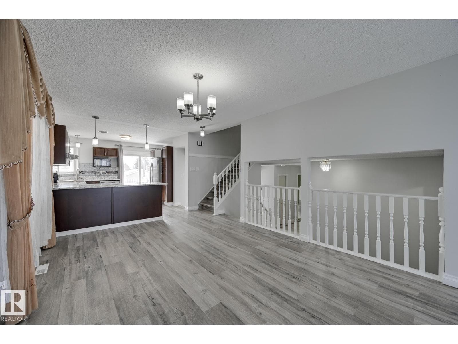 8507 152B AV NW — photo 2
