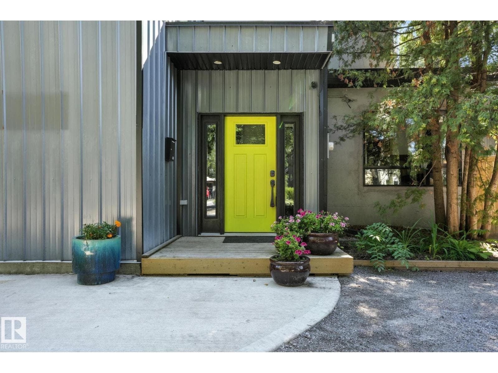 5406 110 ST NW — photo 3