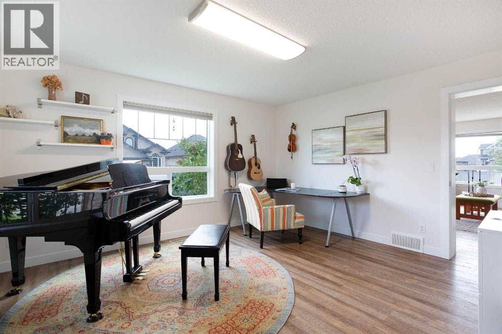 2 Kingston View SE — photo 4
