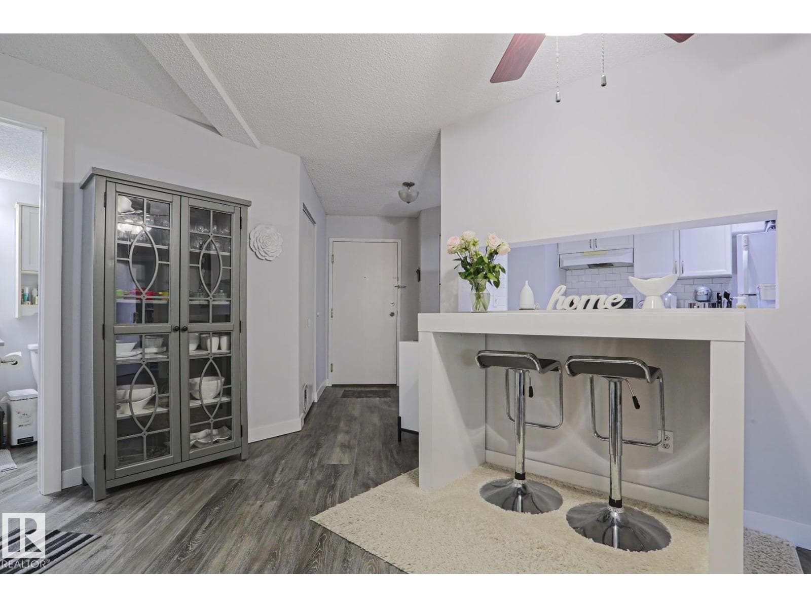 #233 2520 50 ST NW — photo 4