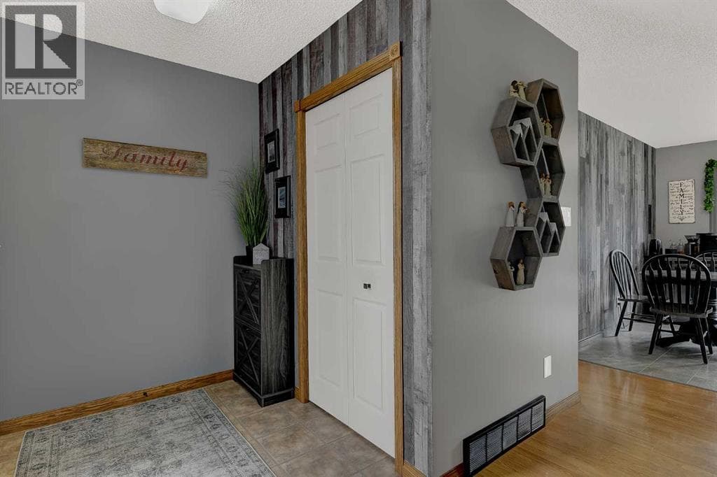 11429 110 Avenue Crescent — photo 4