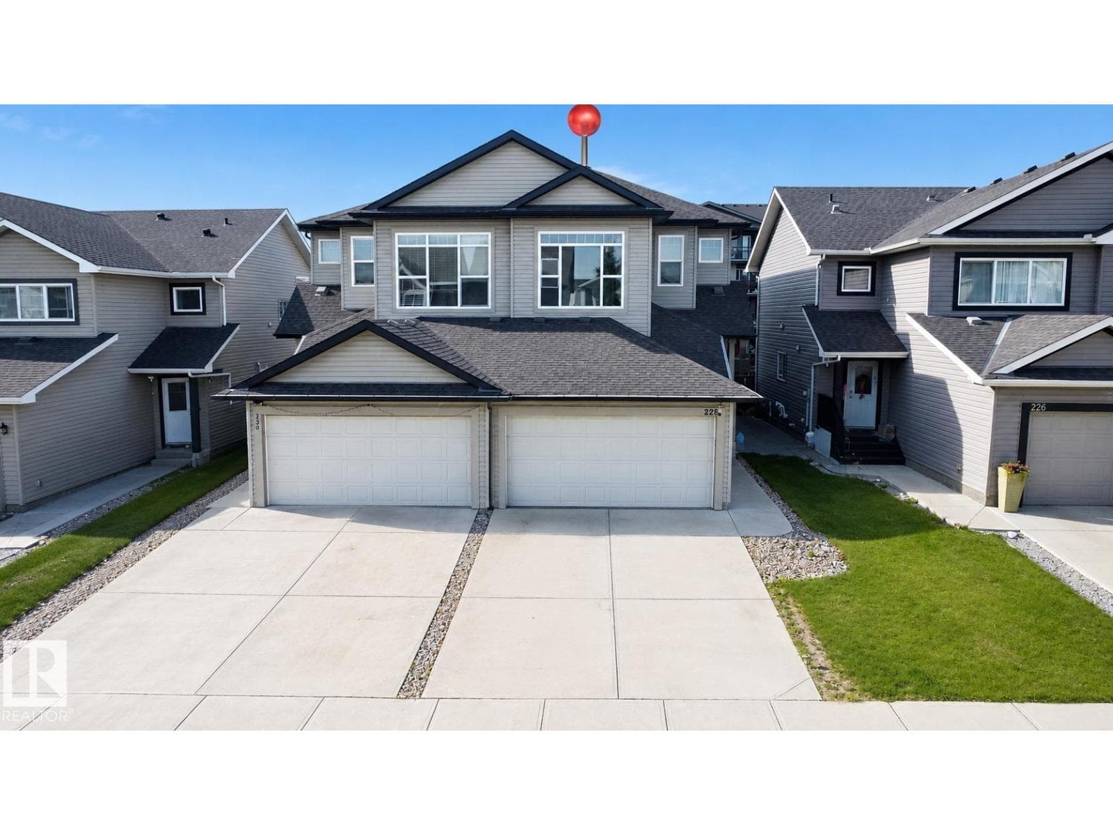 228 42 AV NW NW — photo 2
