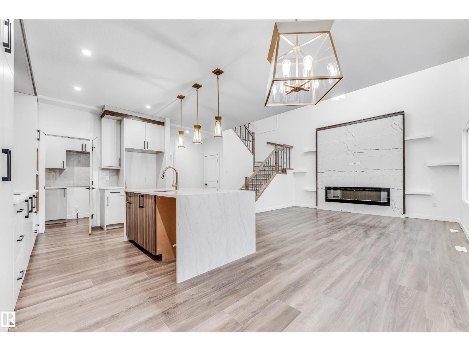 136 Creekside LN — photo 4