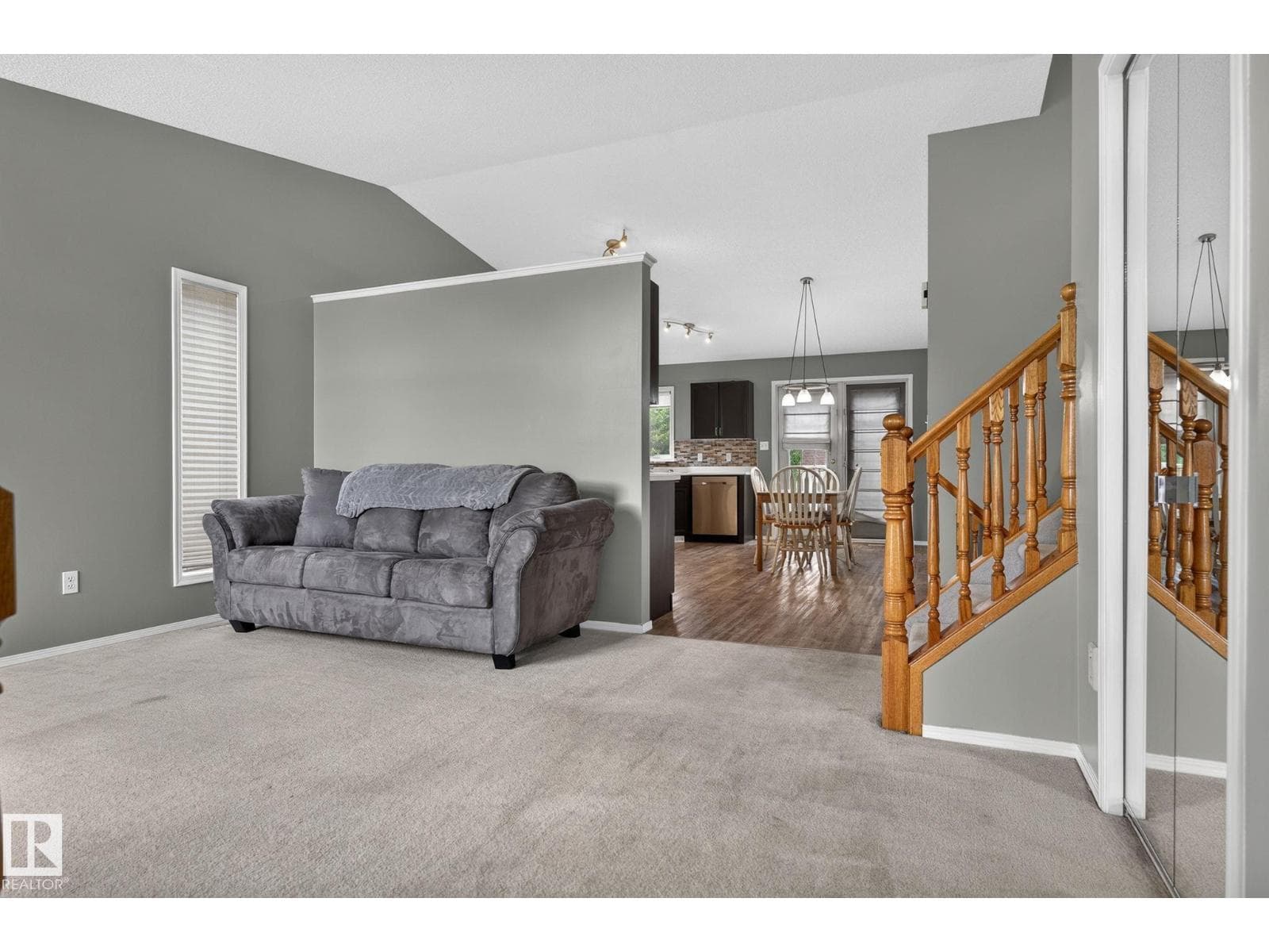 6225 159A AV NW — photo 4