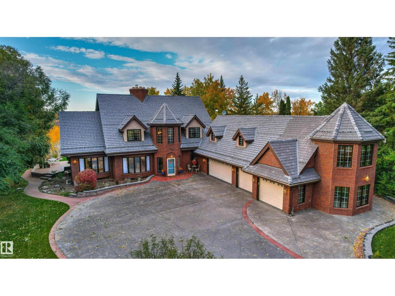 116 Windermere DR NW — photo 4
