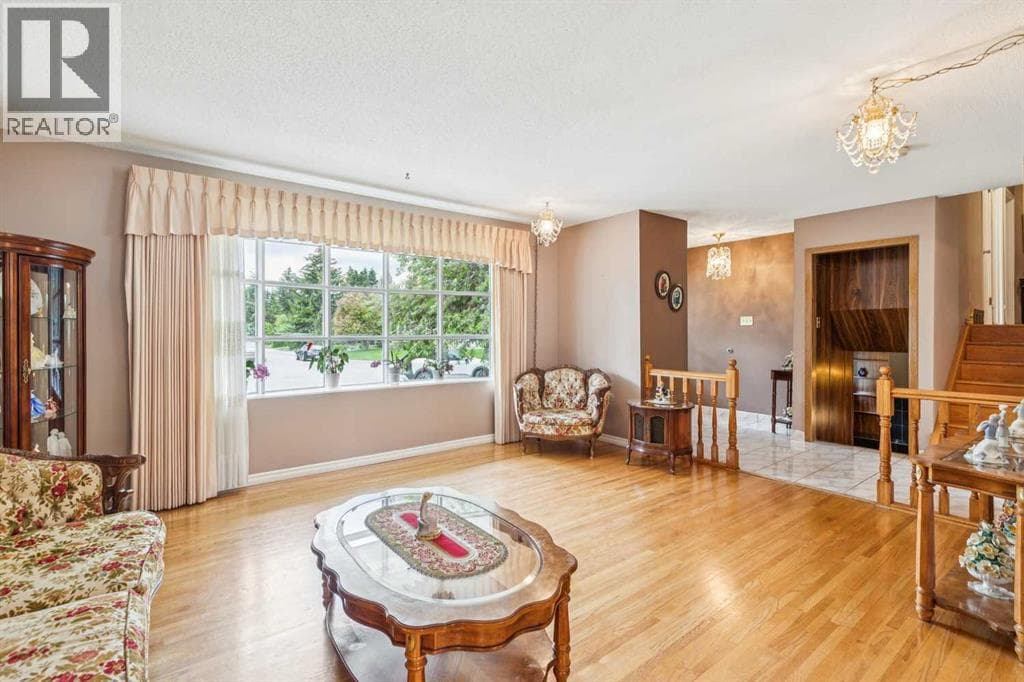 5036 Vallance Crescent NW — photo 5