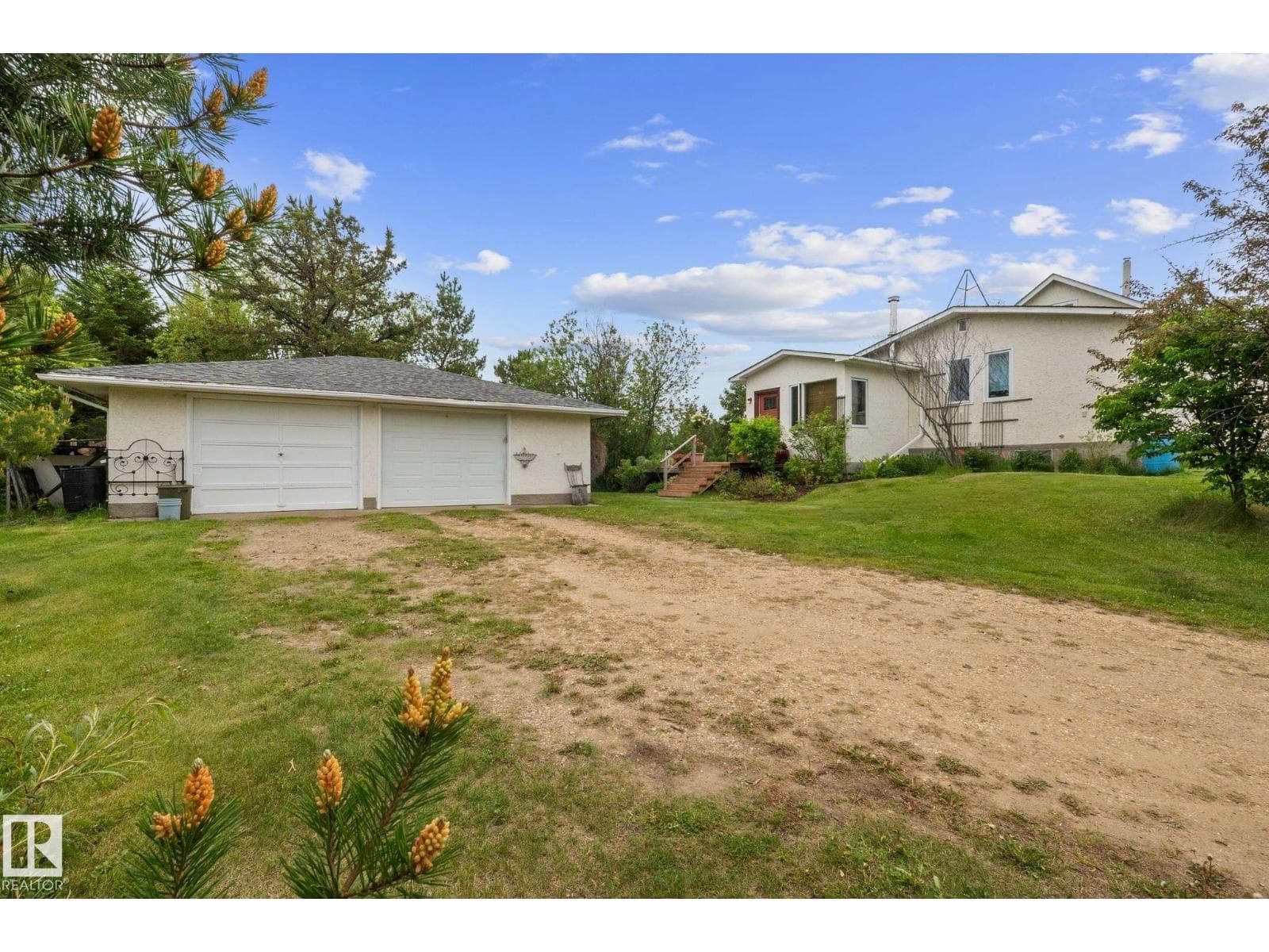 23351 TWP RD 502 — photo 3