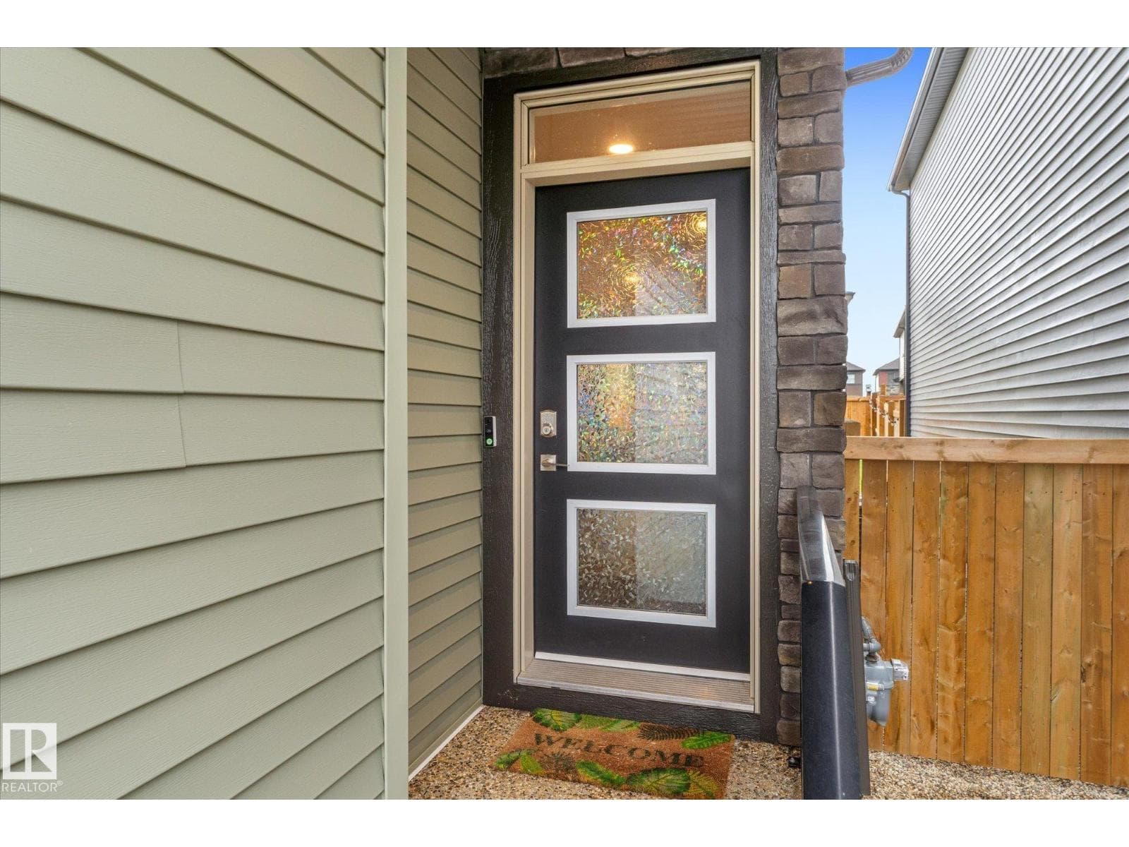 60 Gladstone BN — photo 2