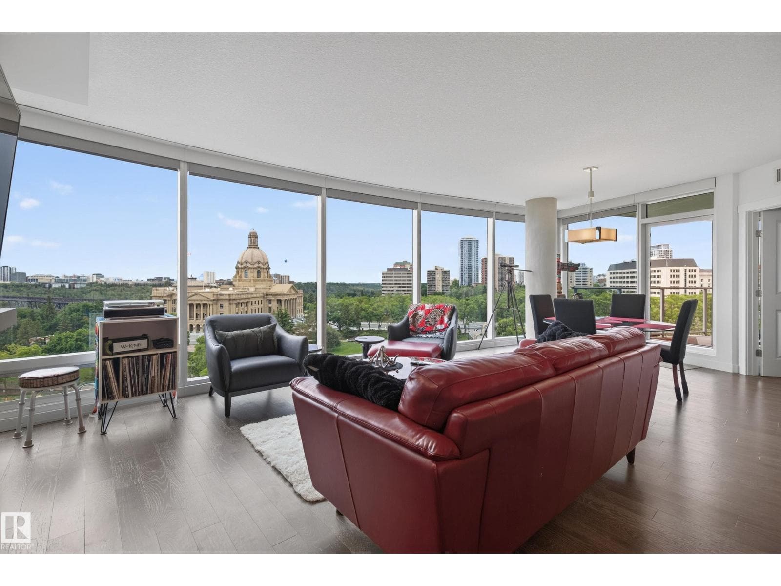 #1307 9720 106 ST NW