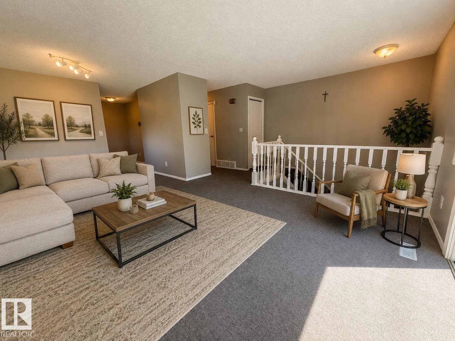 8704 102 AV NW — photo 5