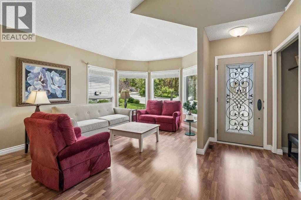 67 Hawkwood Drive NW — photo 3