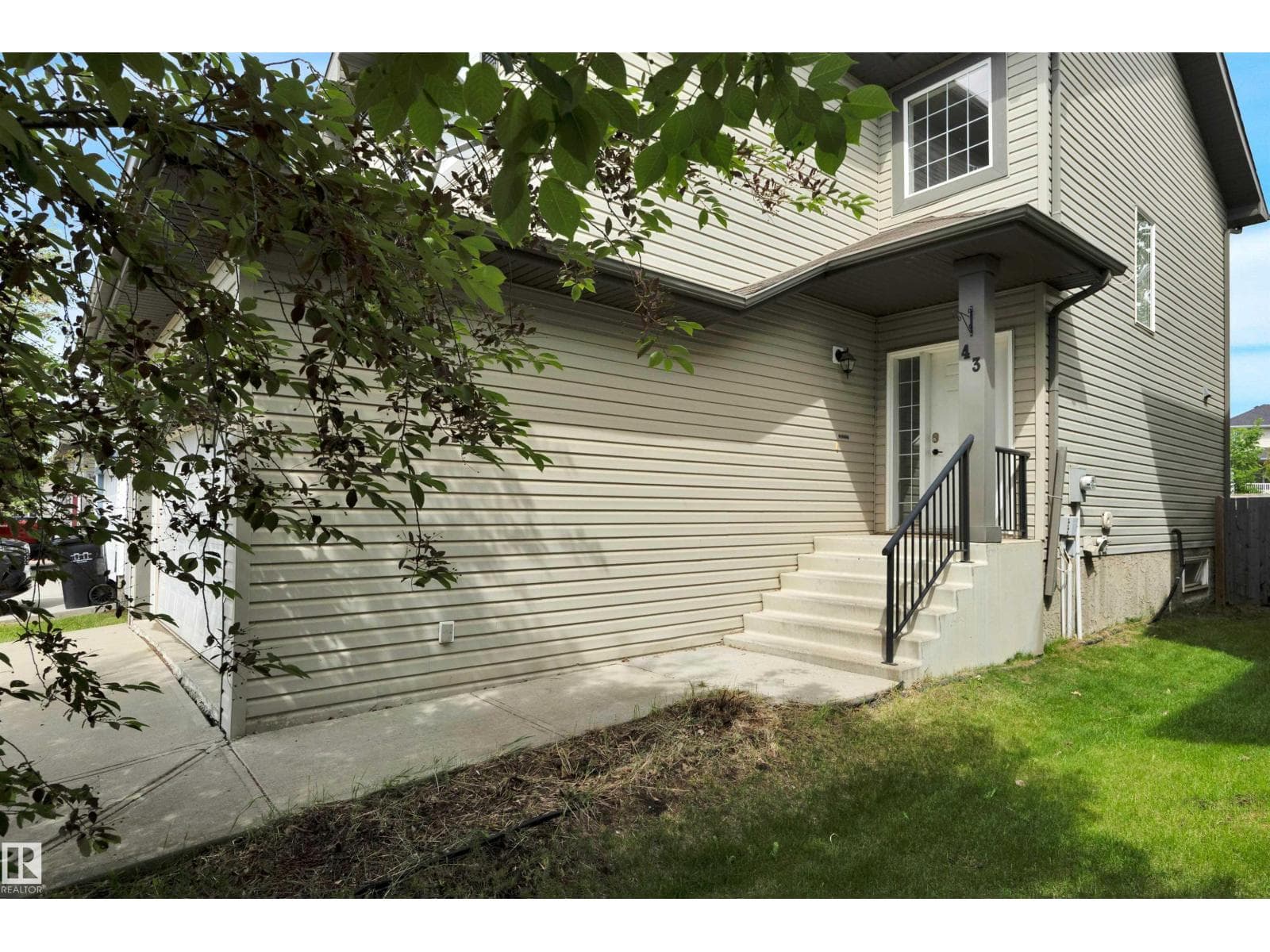 43 SUTHERLAND ST — photo 3