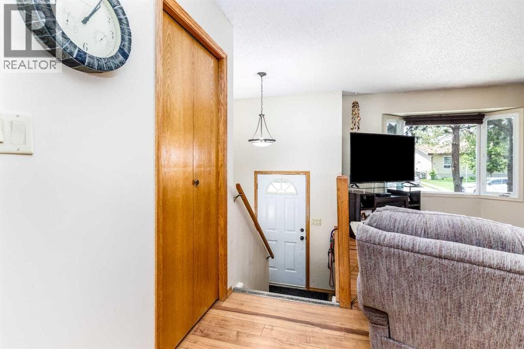 63 Mclevin Crescent — photo 5