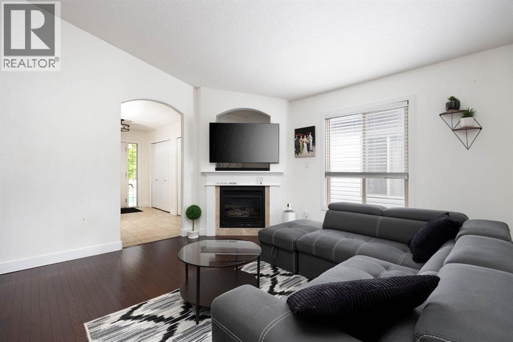 128 Hawthorn Way — photo 4