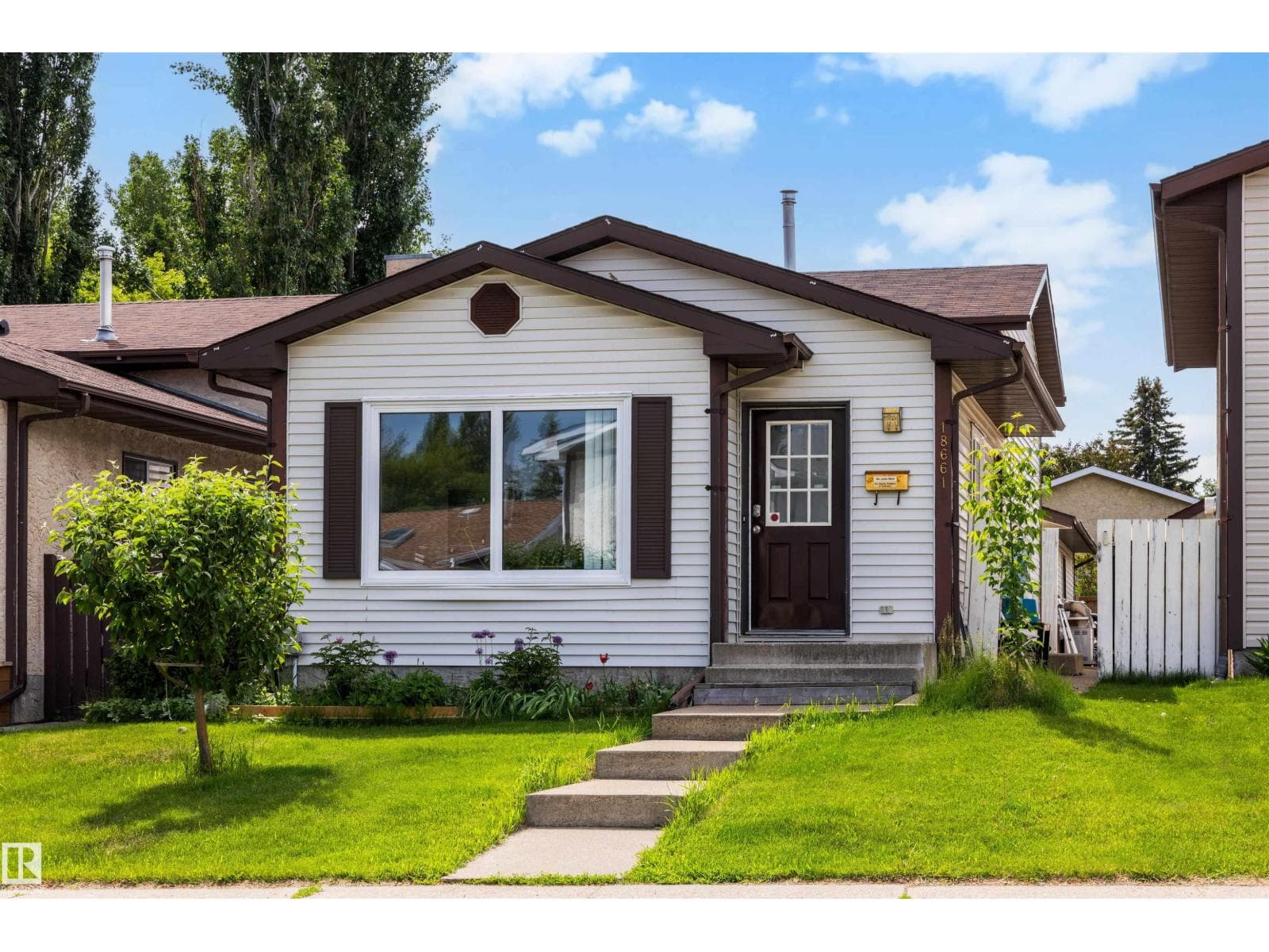 18661 61 AV NW