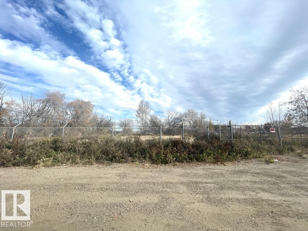 12433 49 ST NW — photo 3