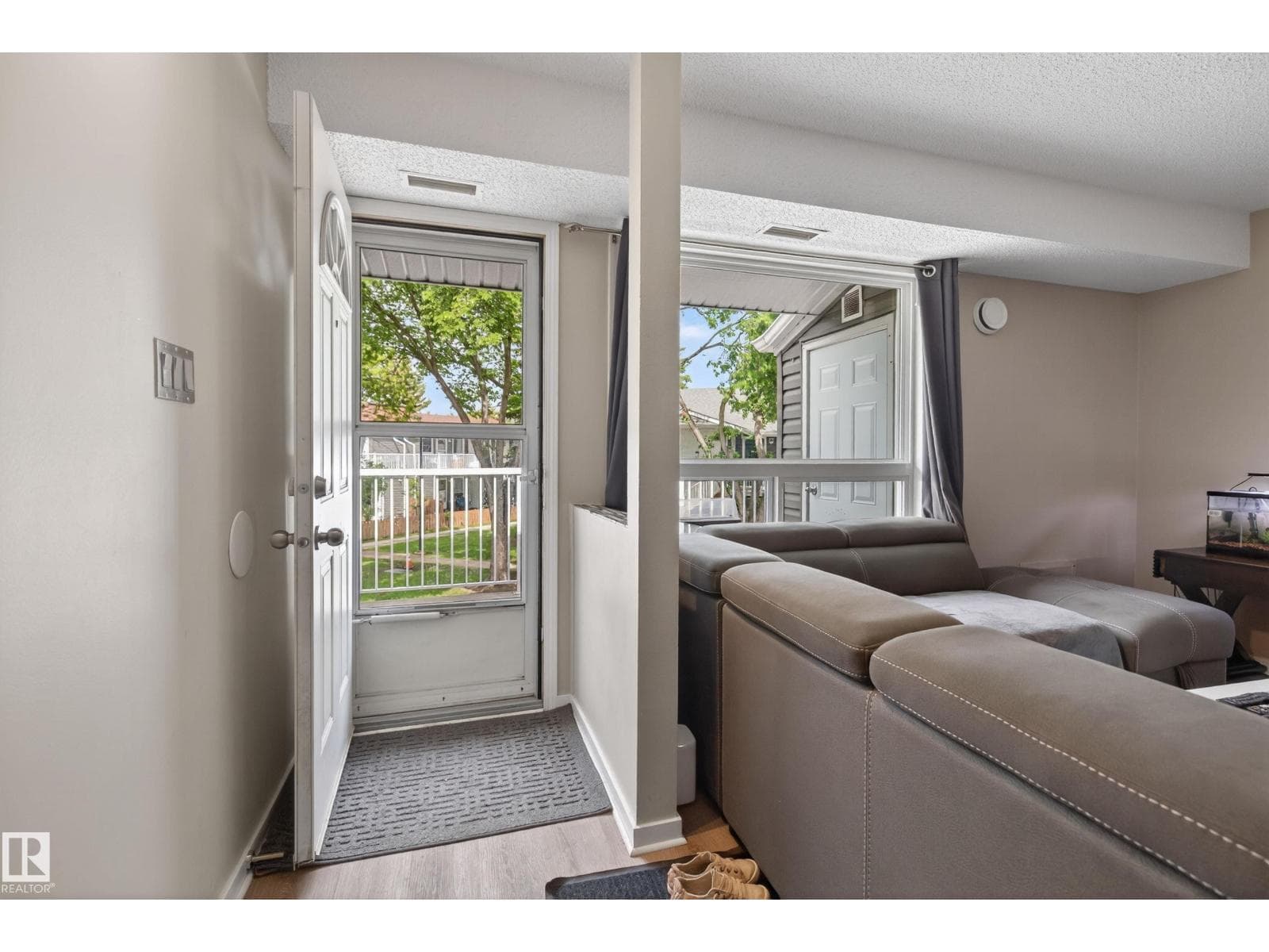 #35 3111 142 AV NW — photo 2