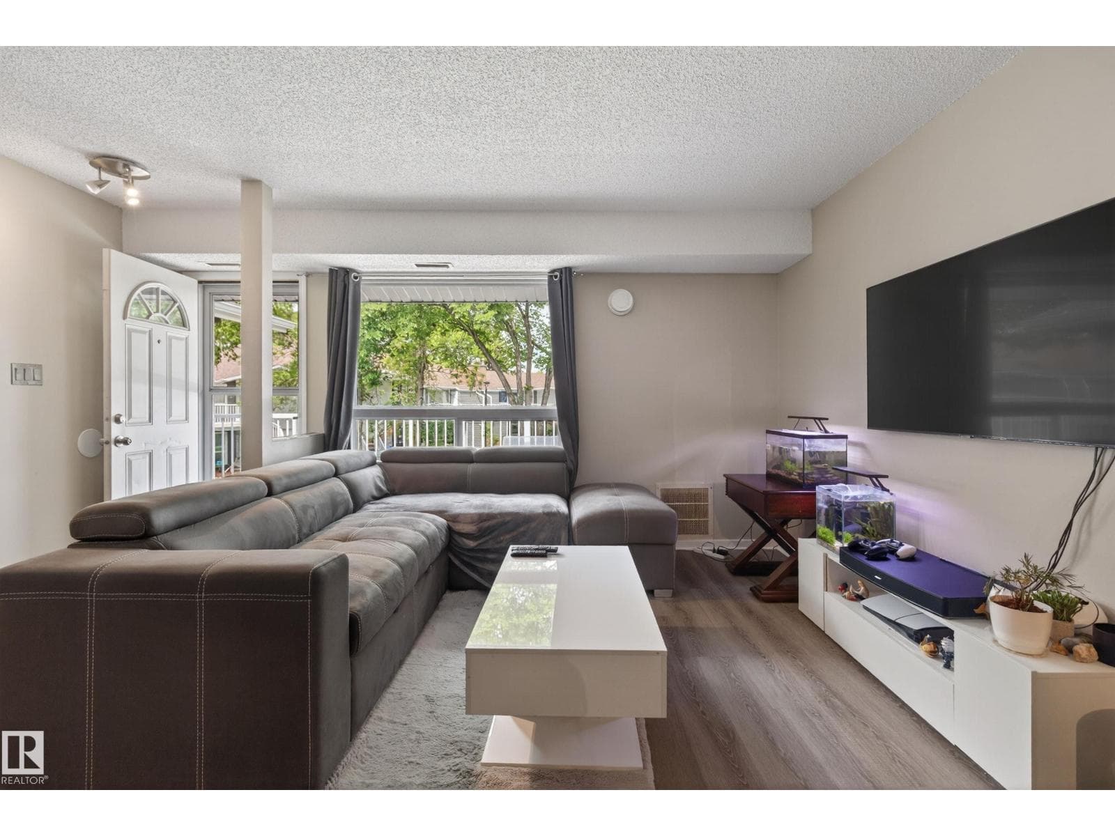 #35 3111 142 AV NW — photo 4