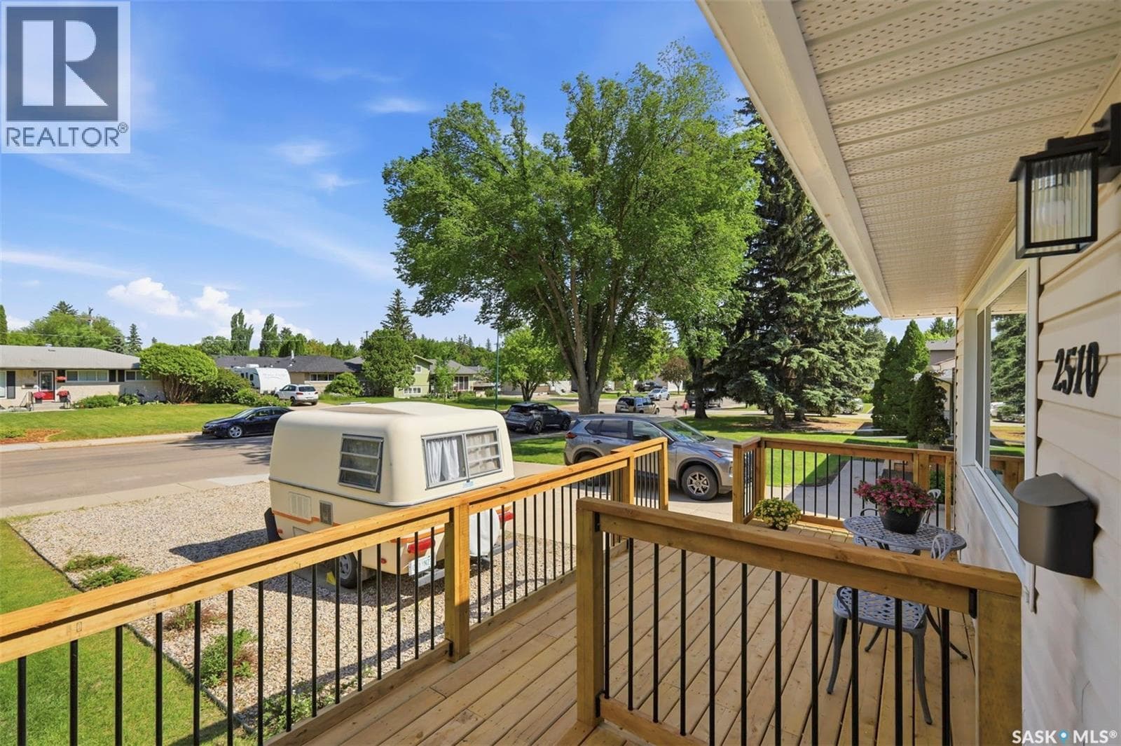 2510 Lansdowne AVENUE — photo 3