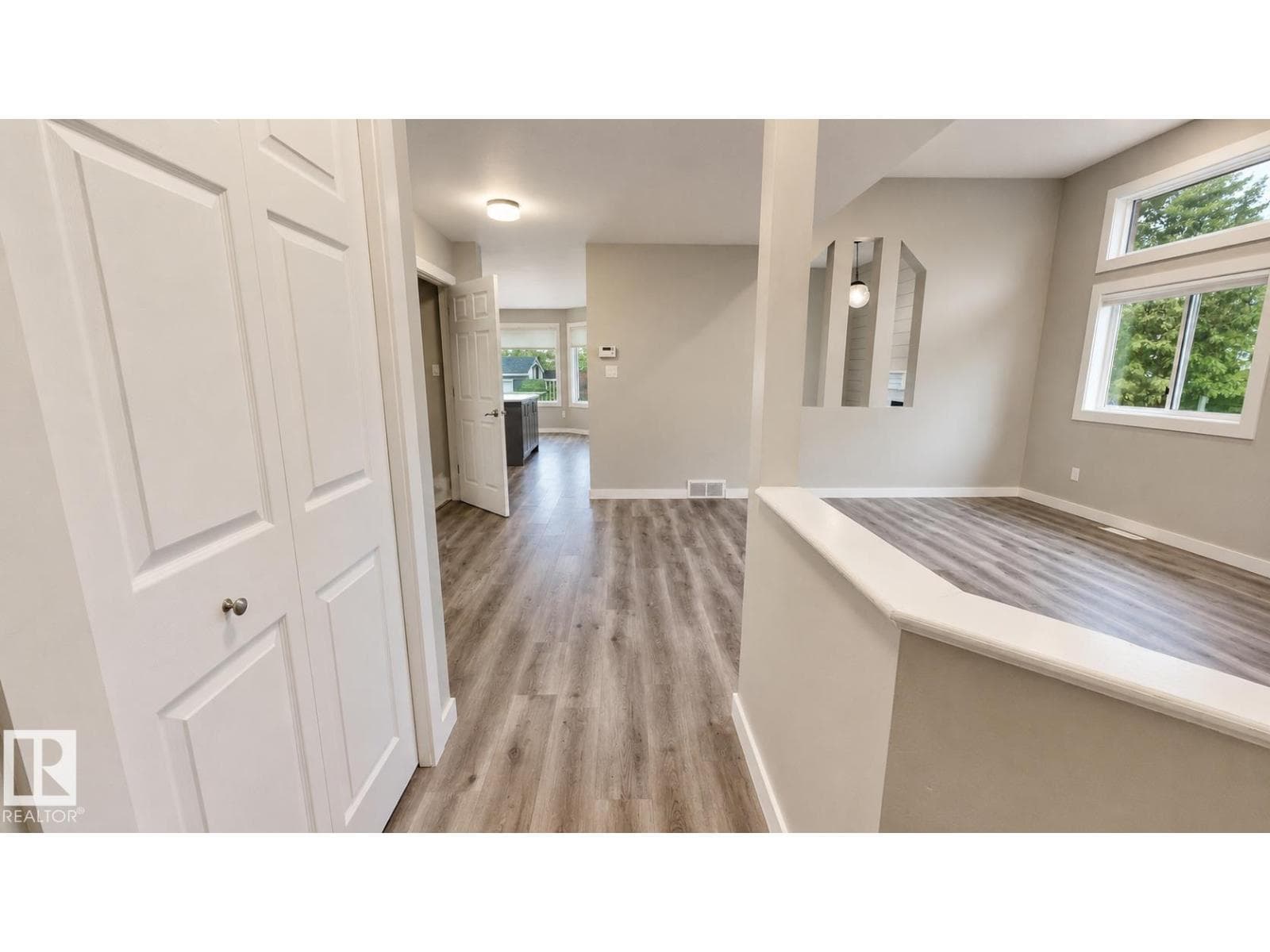 2 HAMPTON CT — photo 3