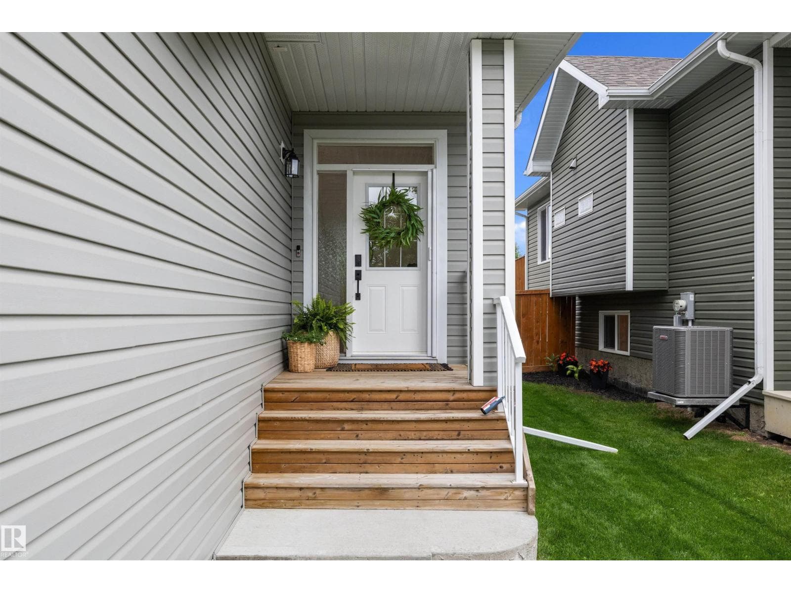 8914 97A — photo 3