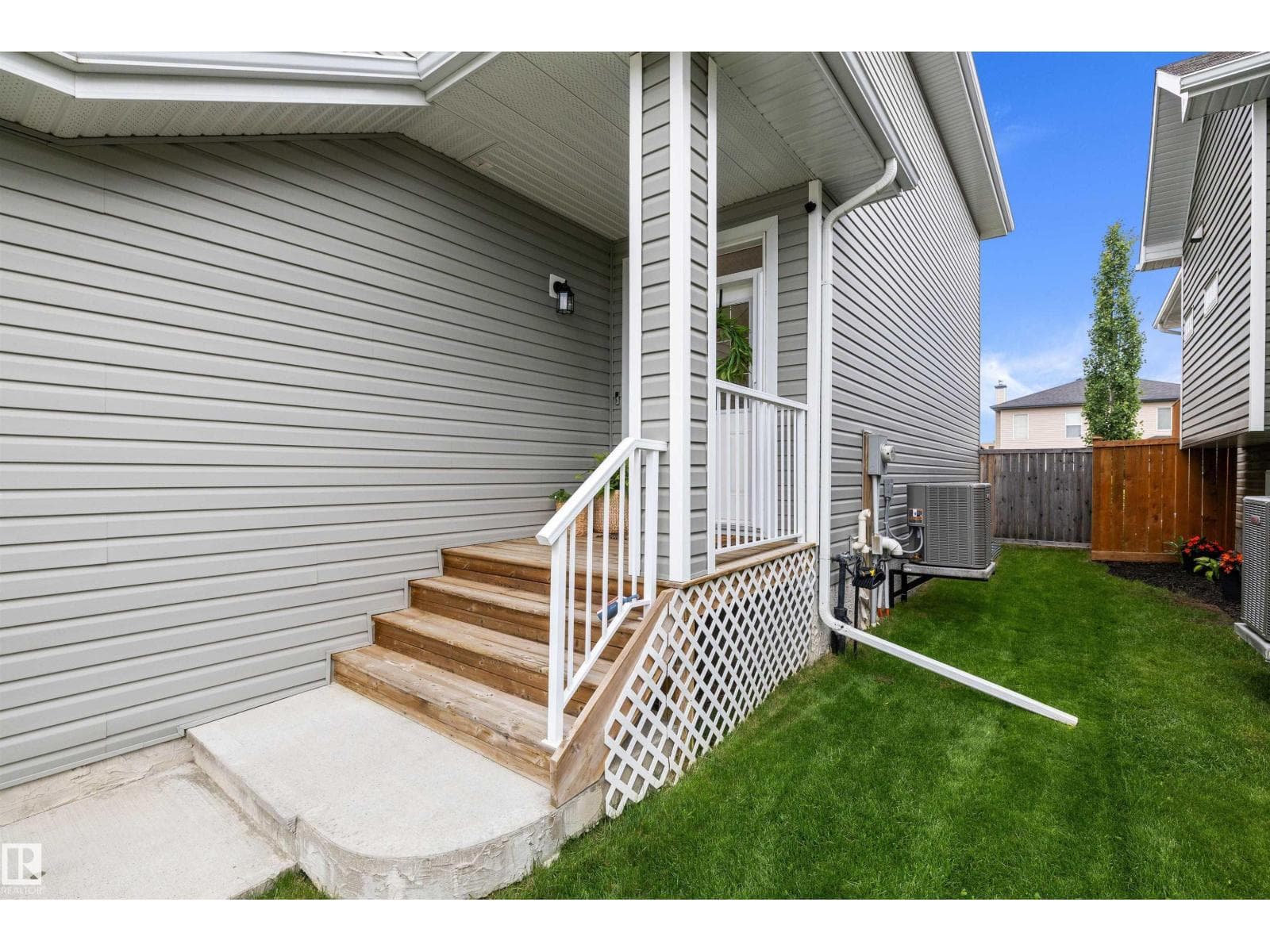 8914 97A — photo 4
