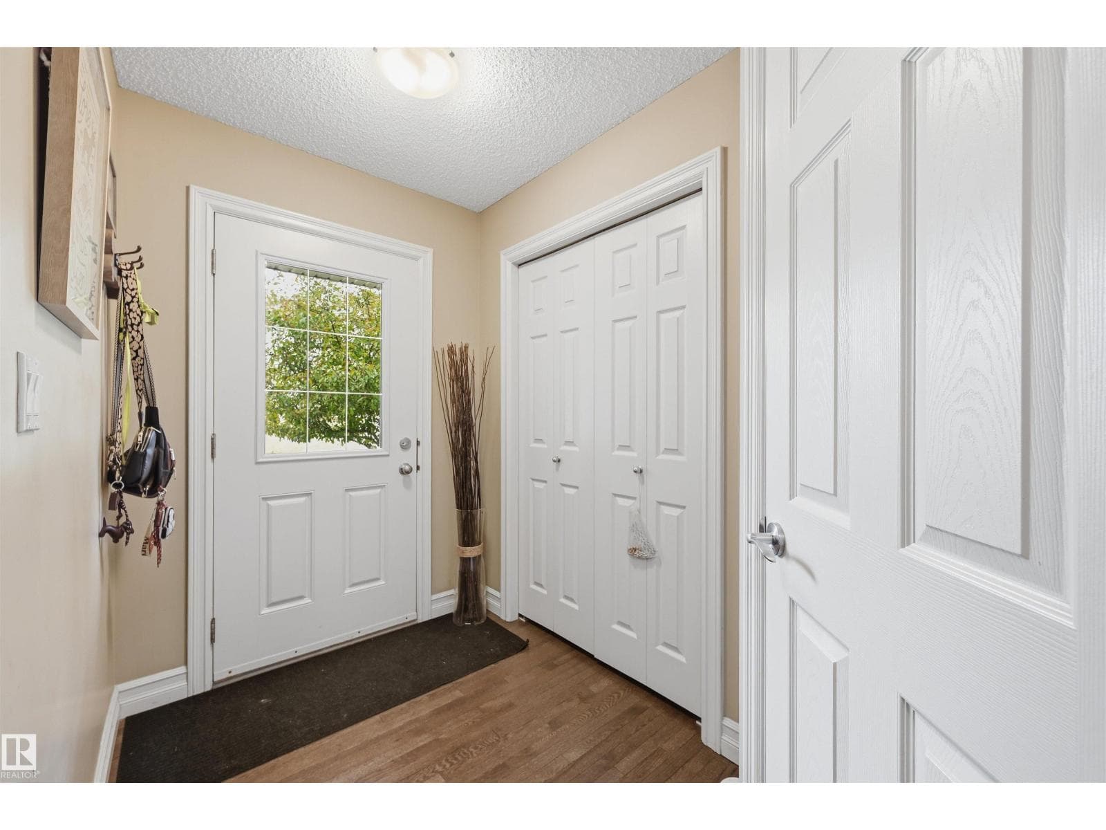 #11 5317 3 AV SW — photo 3