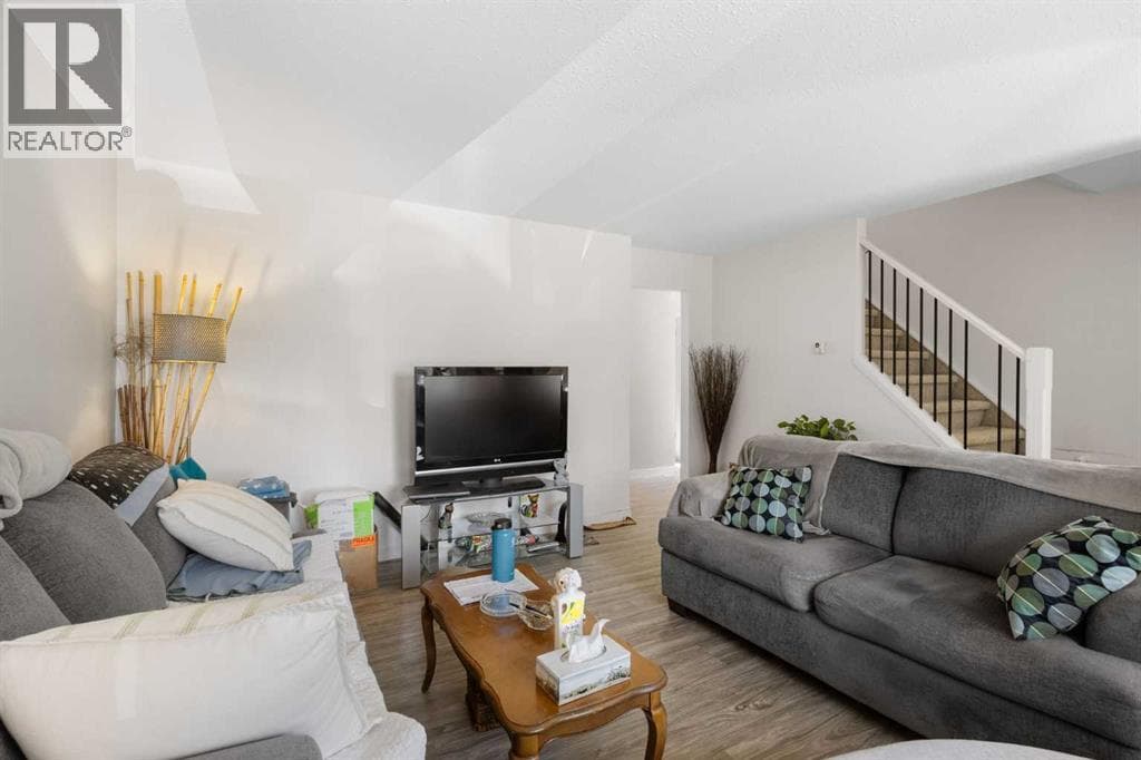 252 Templeview Way NE — photo 4